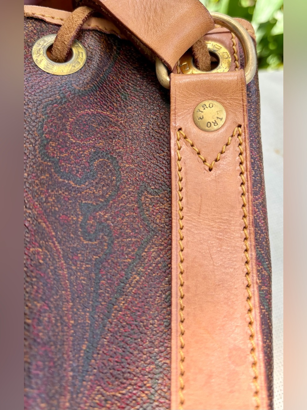 Vtg. ETRO MILANO RED PAISLEY Coated Canvas and Leather Adjustable Shoulder Bag - Picture 3 of 16